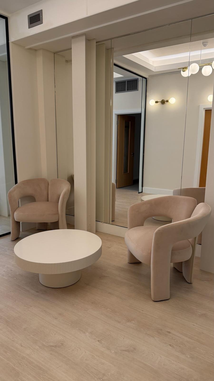 Syno Health clinic lounge and waiting area